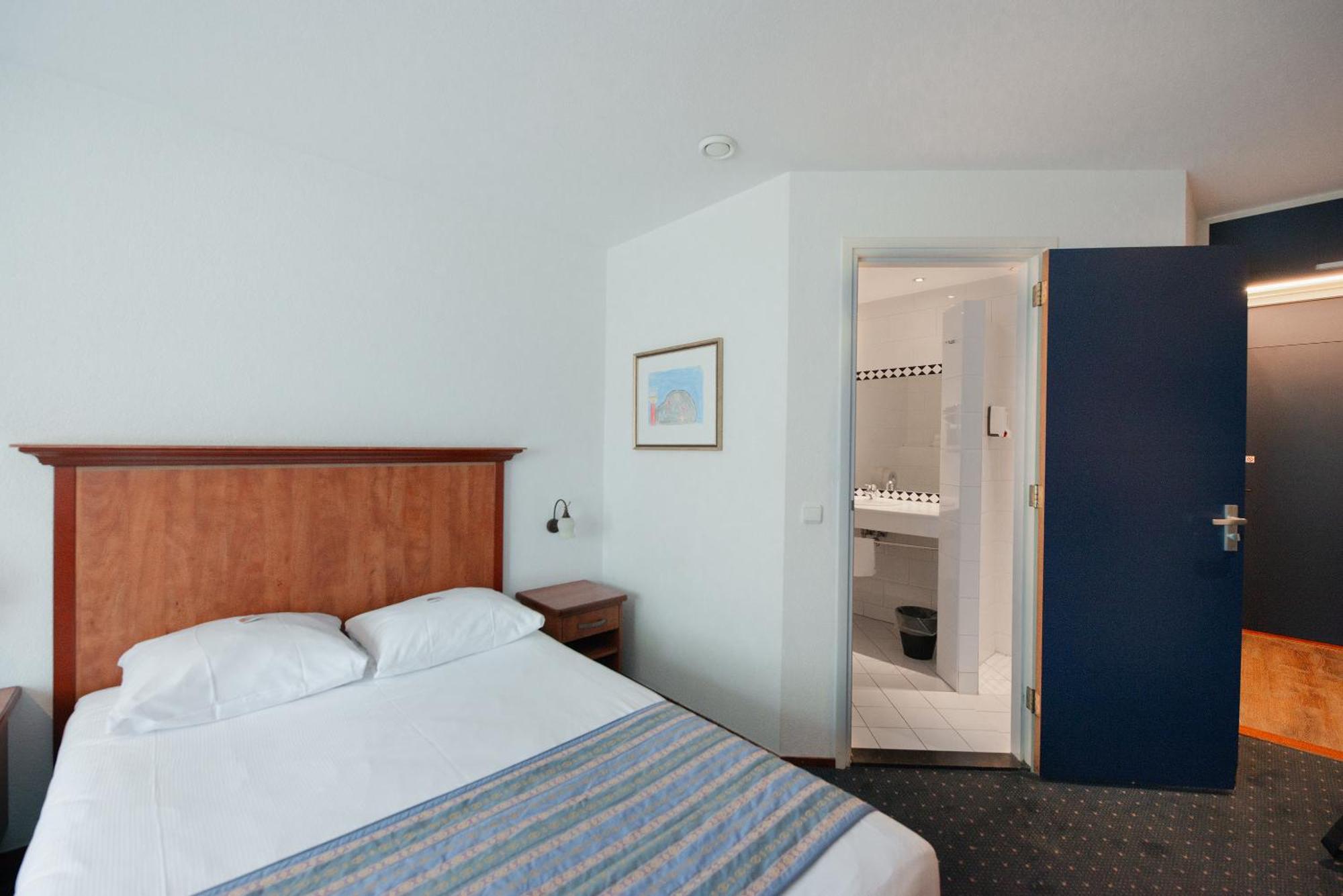 Boutique Hotel Herbergh Amsterdam Airport Free Parking Badhoevedorp Eksteriør bilde